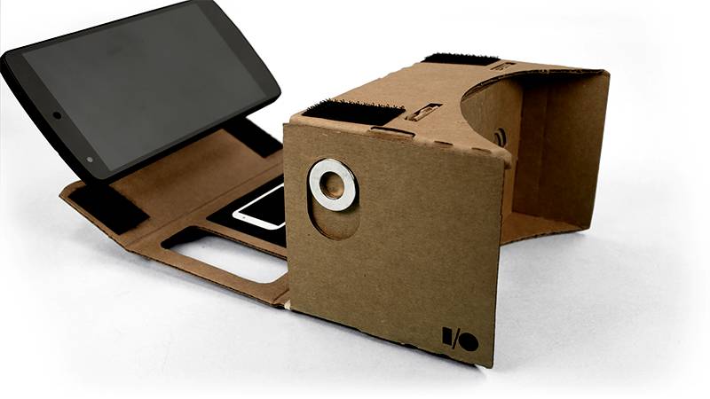Cardboard_Smartphone_in