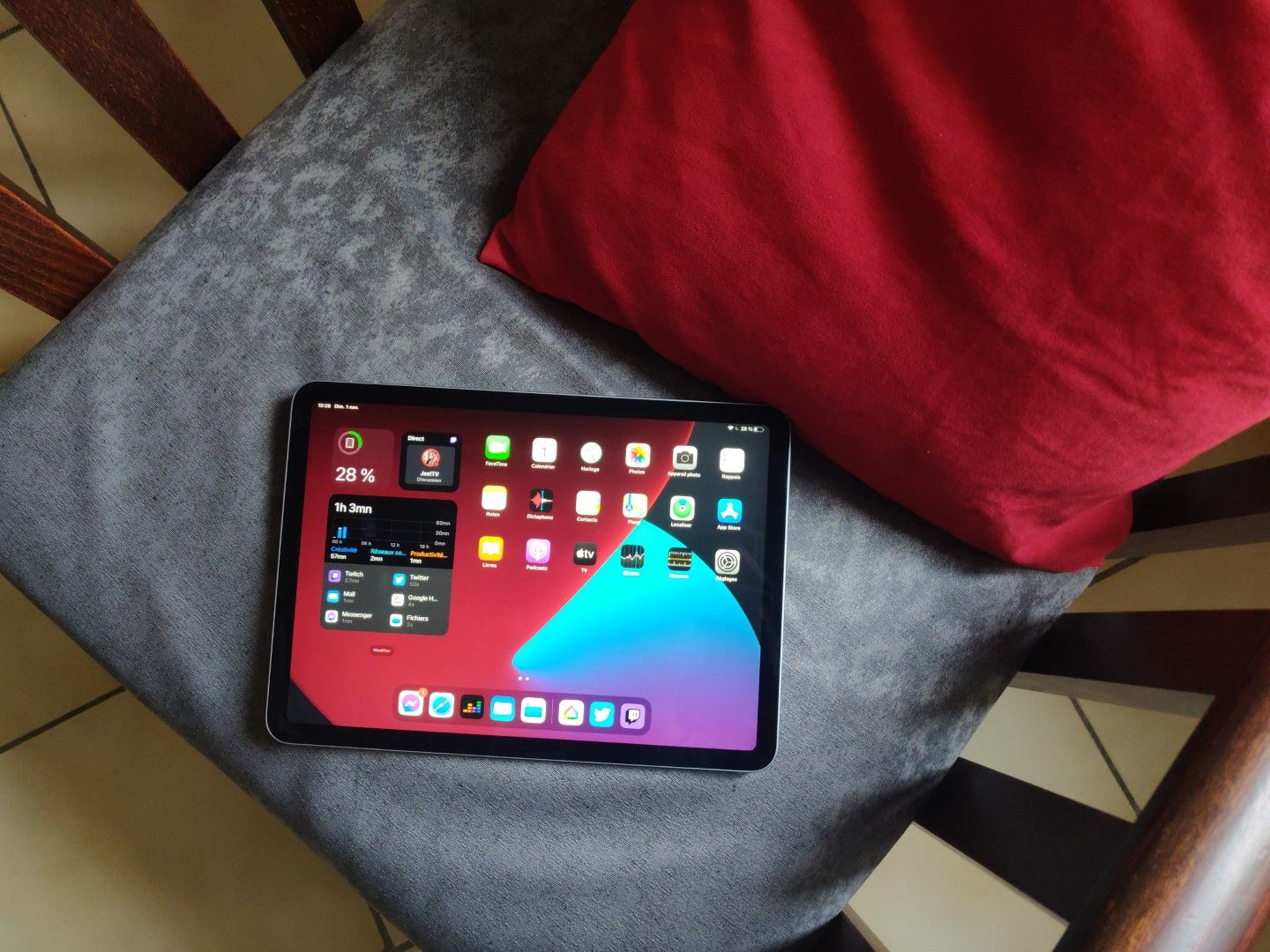 iPad Air 2020 : retour d'expérience | iPad Air 2020 sur un fauteuil